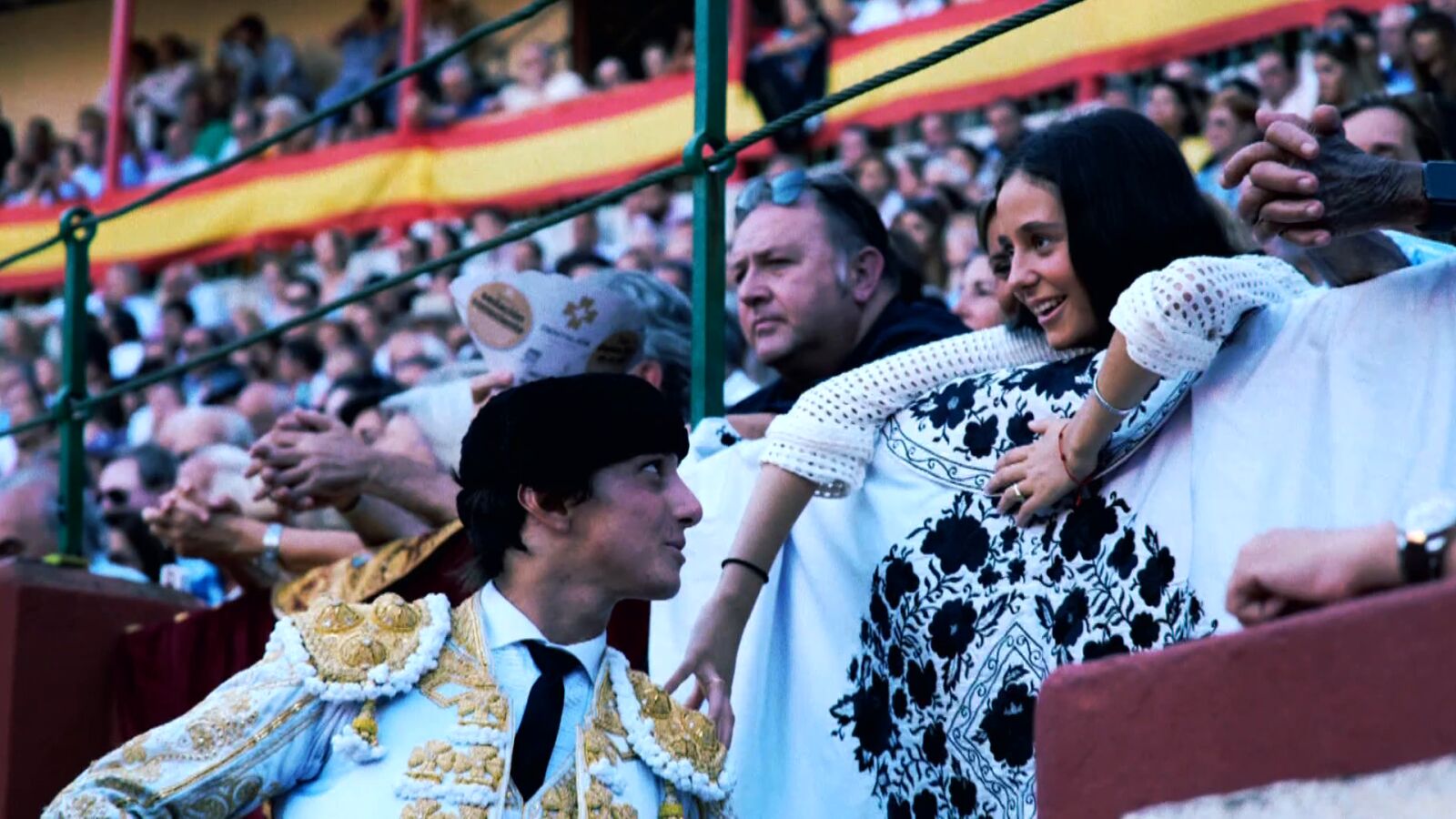 Su fondo de pantalla o el ritual previo a la corrida de Roca Rey: analizamos a Victoria Federica en Las Ventas