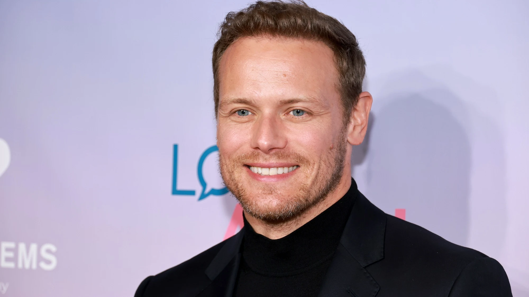 Sam Heughan en el estreno de 'Love Again'