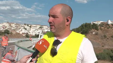 No puede dejar de trabajar por el calor, como sugiere el Gobierno: "Estas medidas tienen que venir acompañadas de ayudas" No puede dejar de trabajar por el calor, como sugiere el Gobierno: "Estas medidas tienen que venir acompañadas de ayudas"