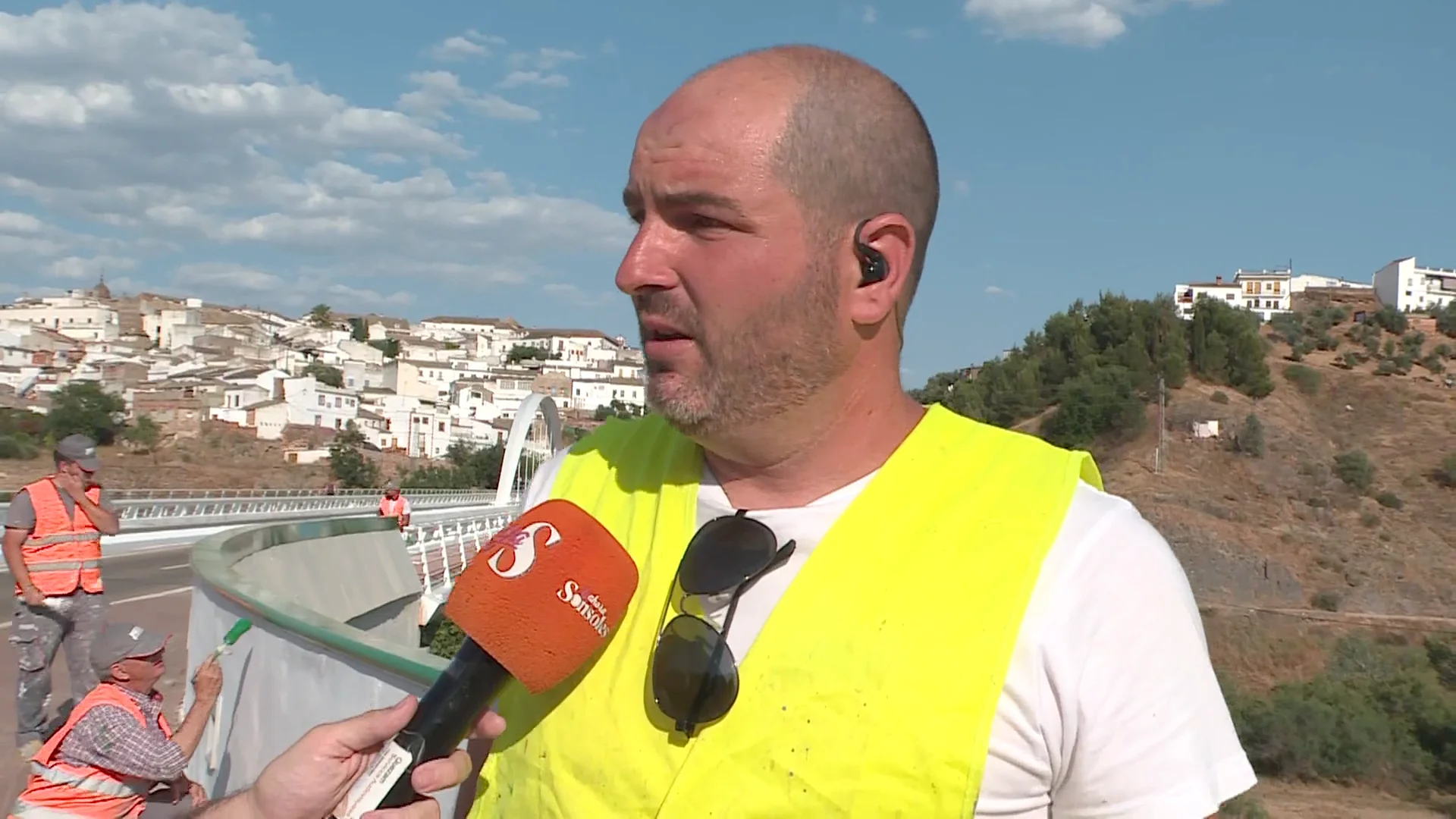 No puede dejar de trabajar por el calor, como sugiere el Gobierno: "Estas medidas tienen que venir acompañadas de ayudas" No puede dejar de trabajar por el calor, como sugiere el Gobierno: "Estas medidas tienen que venir acompañadas de ayudas"