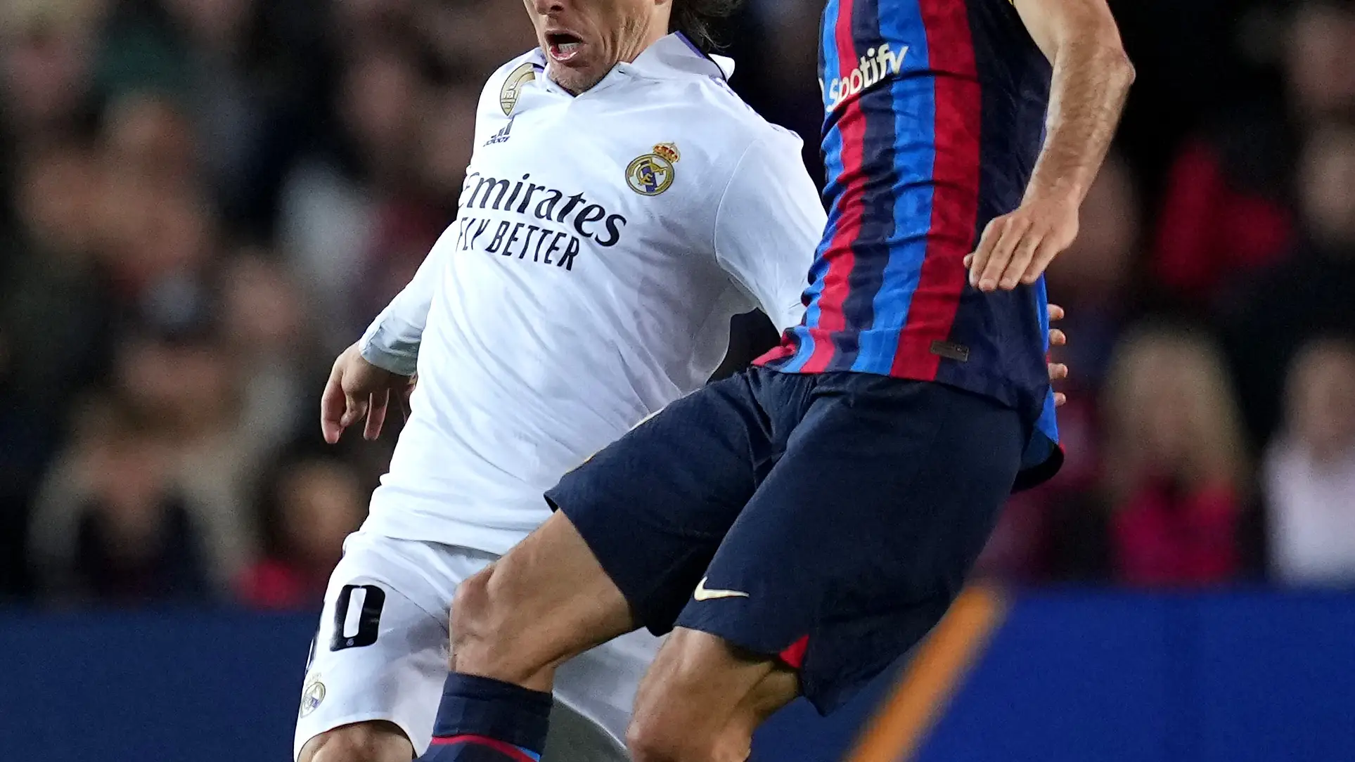 Luka Modric se enfrenta a Busquets en Copa del Rey Luka Modric se enfrenta a Busquets en Copa del Rey