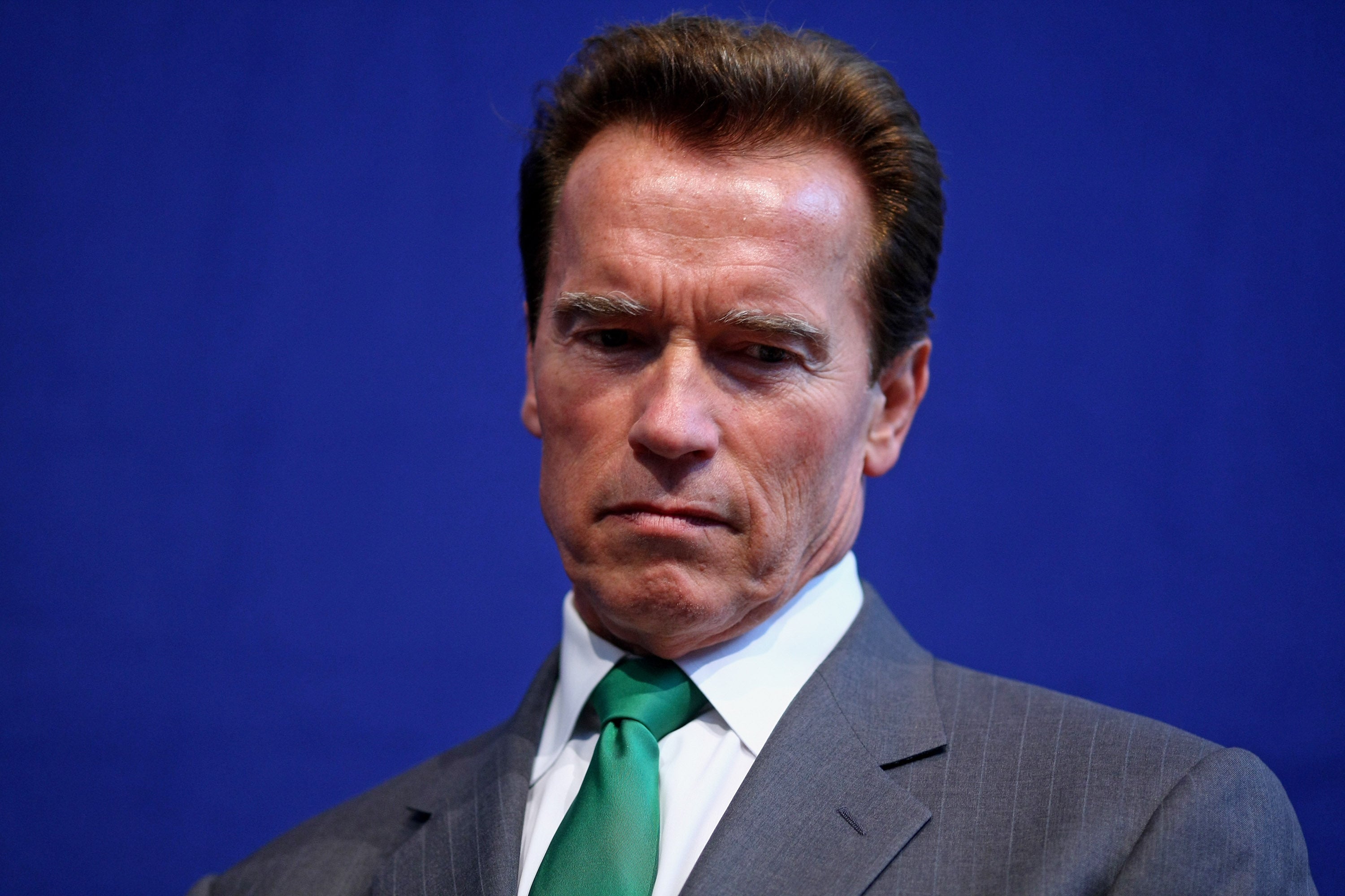 Arnold Schwarzenegger narra su infidelidad en un libro