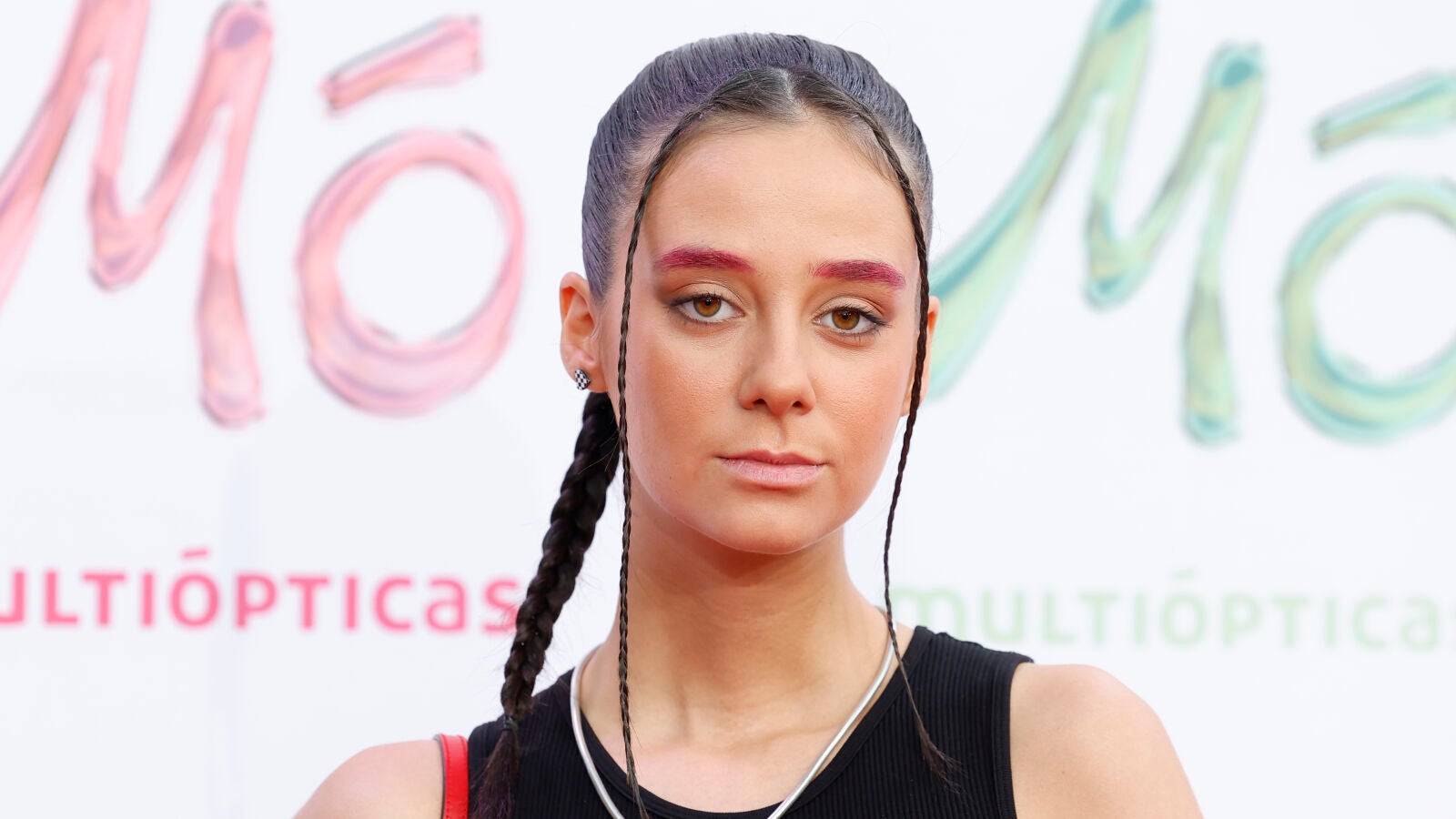 Victoria Federica impacta tiñiéndose las cejas de rosa: Su look más moderno y diferente a su estilo