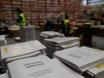 Manuales para miembros de mesas electorales en el centro logístico electoral Manuales para miembros de mesas electorales en el centro logístico electoral