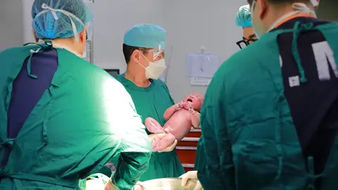 Elegir entre cesárea y parto compete a la madre Elegir entre cesárea y parto compete a la madre