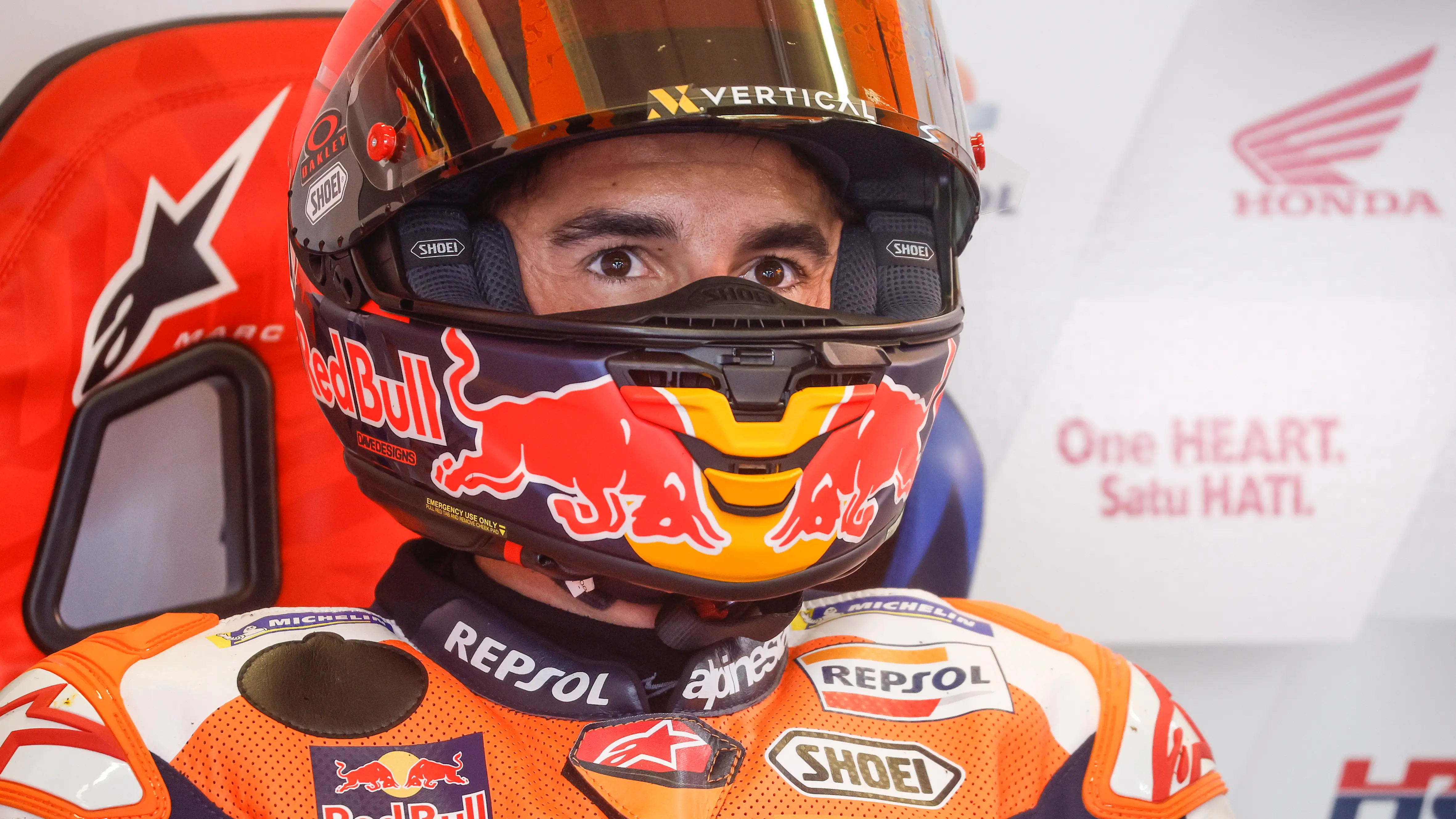 Marc Márquez, en su box en Le Mans Marc Márquez, en su box en Le Mans