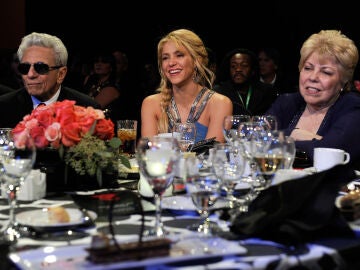 Shakira, junto a sus padres William Mebarak y Nidia Ripoll