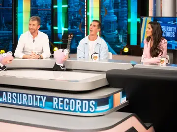 Trancas y Barrancas 'pican' a Álex Roca para batir otro Récord Guiness... ¡Con regalo incluído! Trancas y Barrancas 'pican' a Álex Roca para batir otro Récord Guiness... ¡Con regalo incluído!