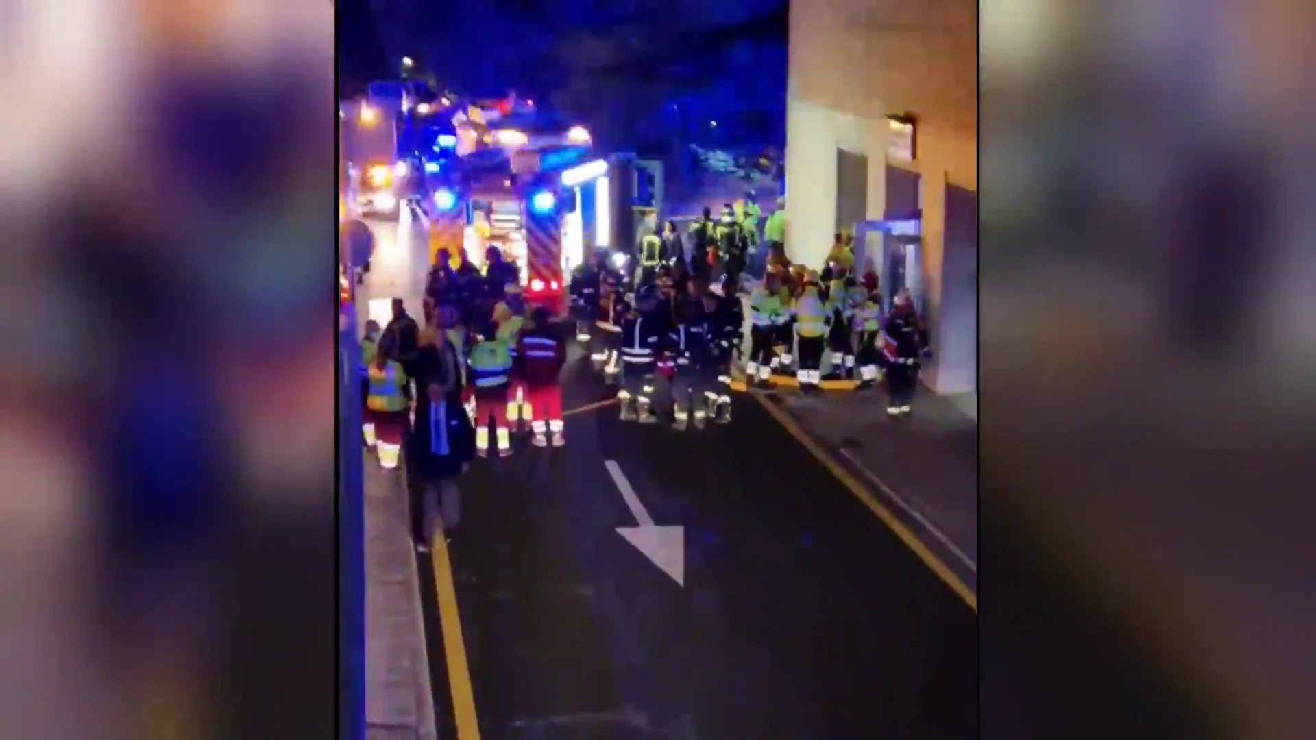 El momento del incendio a las puertas del hospital