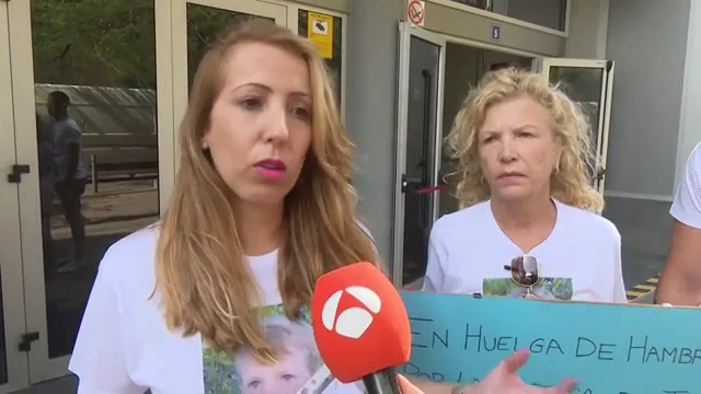 La madre de un niño autista se pone en huelga de hambre por los derechos educativos de su hijo La madre de un niño autista se pone en huelga de hambre por los derechos educativos de su hijo