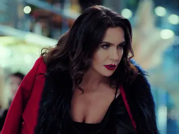 Ender monta un escándalo al ver a Alihan cenando con Zeynep: "¿Eres una rompe matrimonios como tu hermana?" Ender monta un escándalo al ver a Alihan cenando con Zeynep: "¿Eres una rompe matrimonios como tu hermana?"