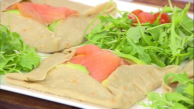 Crepes bretones de salmón, huevo y aguacate, de Arguiñano: 