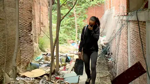 Okupas de Tetuán: vivir entre basuras en el centro de Madrid Okupas de Tetuán: vivir entre basuras en el centro de Madrid