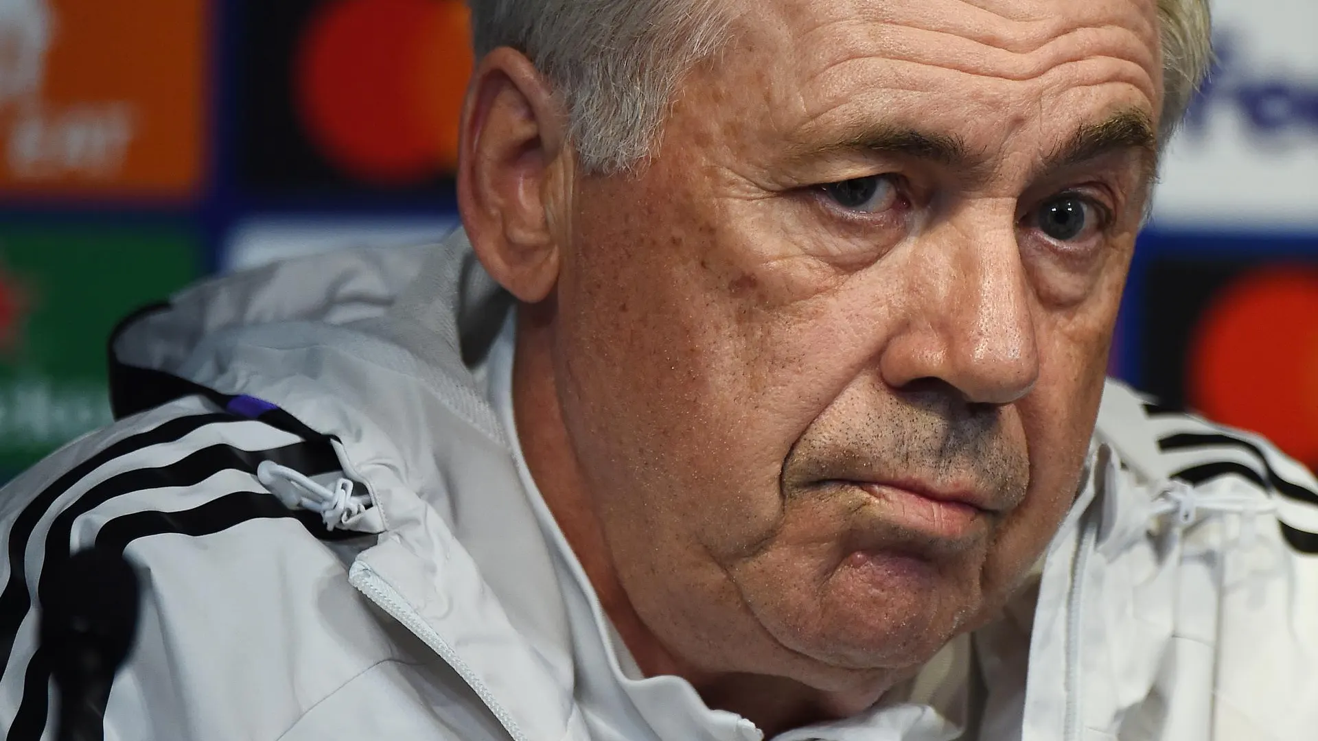 Ancelotti en la sala de prensa del Etihad Ancelotti en la sala de prensa del Etihad