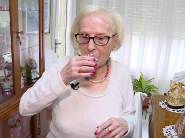Esperanza, una vecina de Ourense que tiene 106 años