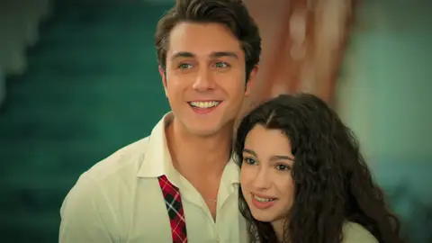 ¡Las chicas no serán expulsadas del colegio gracias a sus compañeros!: "Si ellas se van, nos marchamos todos" ¡Las chicas no serán expulsadas del colegio gracias a sus compañeros!: "Si ellas se van, nos marchamos todos"