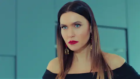 Ender le cuenta toda la verdad de su pasado a Alihan: su padrastro abusaba de ella Ender le cuenta toda la verdad de su pasado a Alihan: su padrastro abusaba de ella