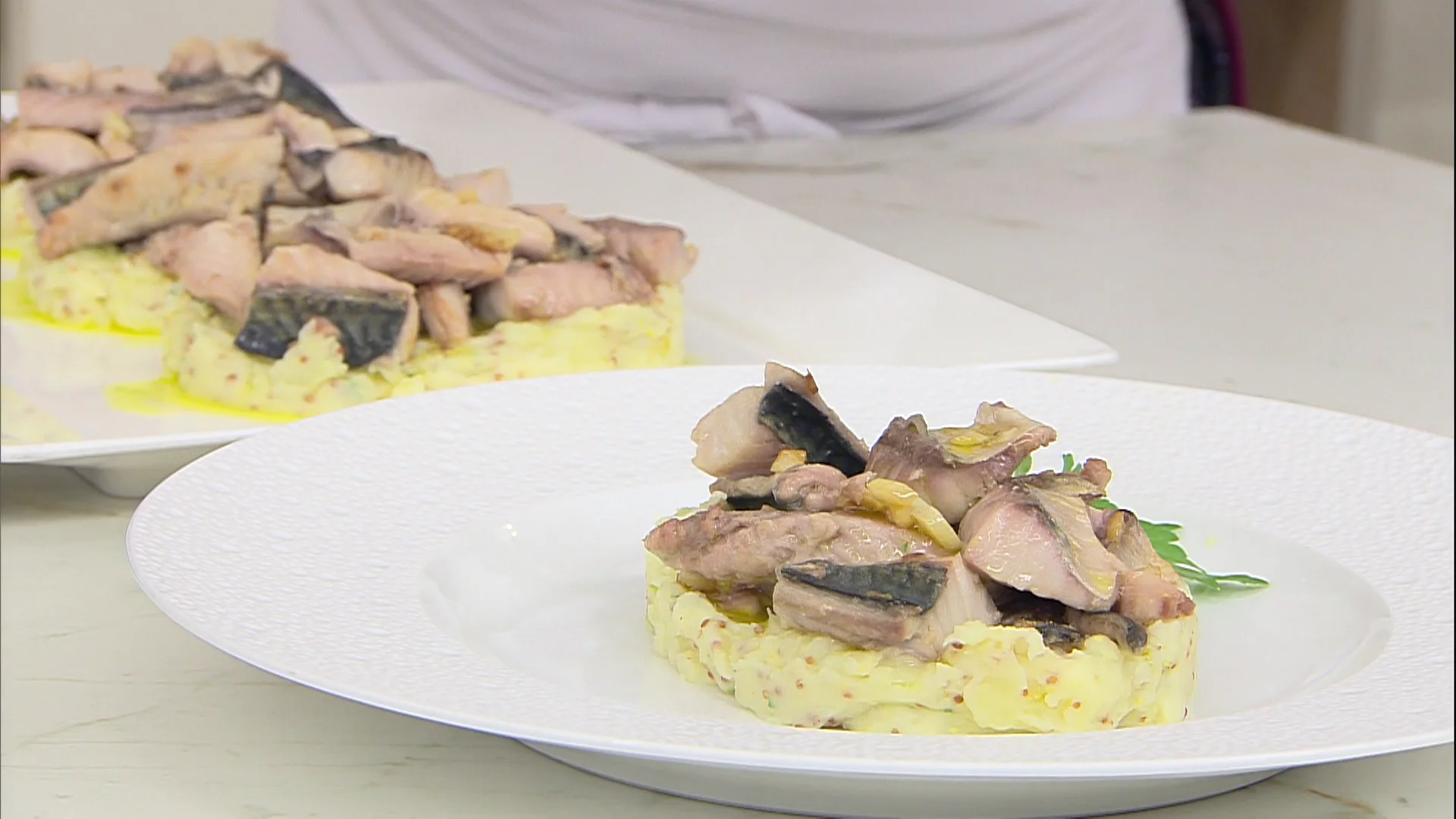 Receta f&aacute;cil, barata y r&aacute;pida de Argui&ntilde;ano: verdel al ajillo con pur&eacute; de patata