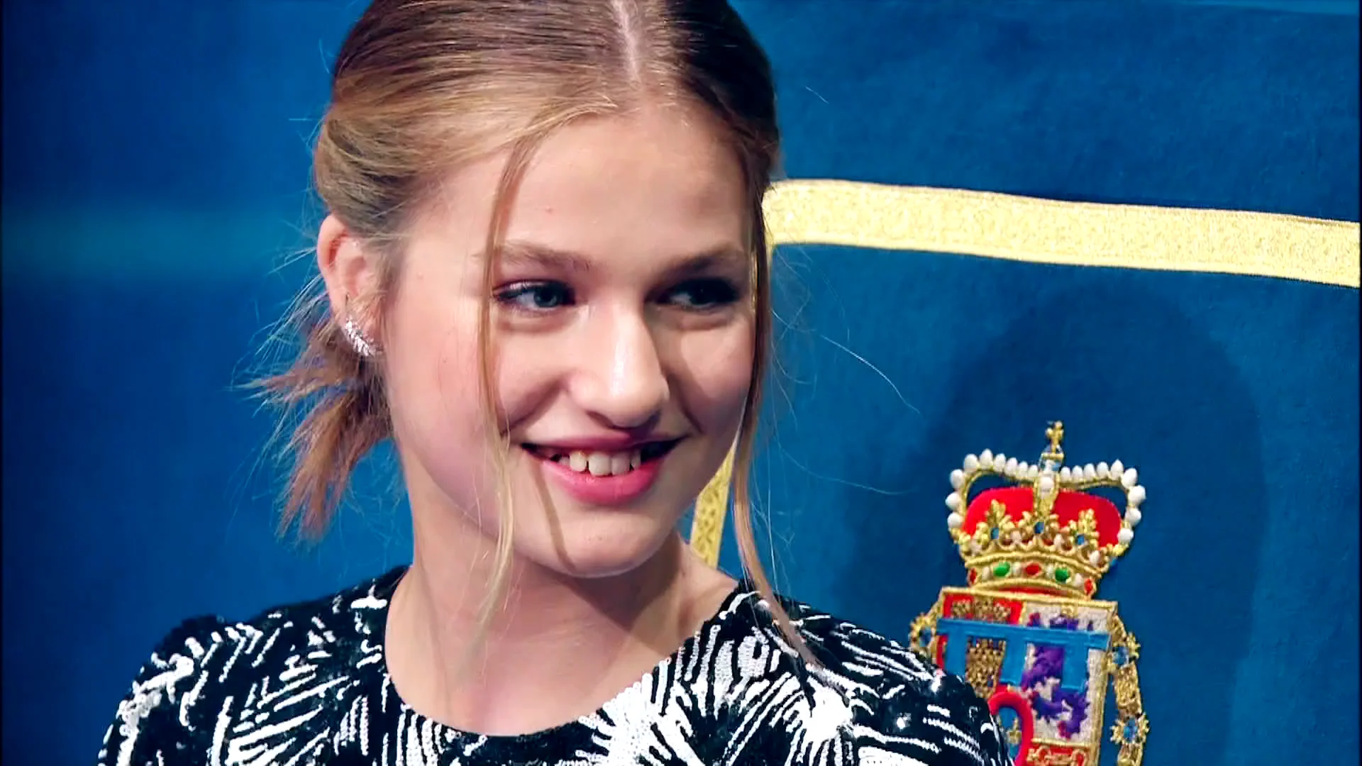 Leonor cierra una etapa con su graduación en Gales rodeada de los reyes, la infanta Sofía y su abuela materna Leonor cierra una etapa con su graduación en Gales rodeada de los reyes, la infanta Sofía y su abuela materna