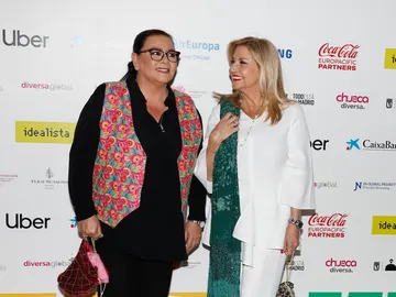 María del Monte e Inmaculada Casal posando juntas María del Monte e Inmaculada Casal posando juntas