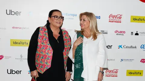 María del Monte e Inmaculada Casal posando juntas María del Monte e Inmaculada Casal posando juntas