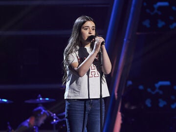 &iexcl;Menuda locura! Los cuatro coaches pulsan a la vez tras escuchar cantar a Luc&iacute;a Fern&aacute;ndez 