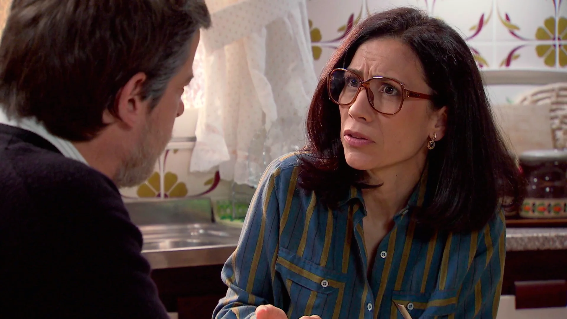 Manolita, harta de Nieves, se desahoga con Marcelino: “¡No la aguanto!” Manolita, harta de Nieves, se desahoga con Marcelino: “¡No la aguanto!”