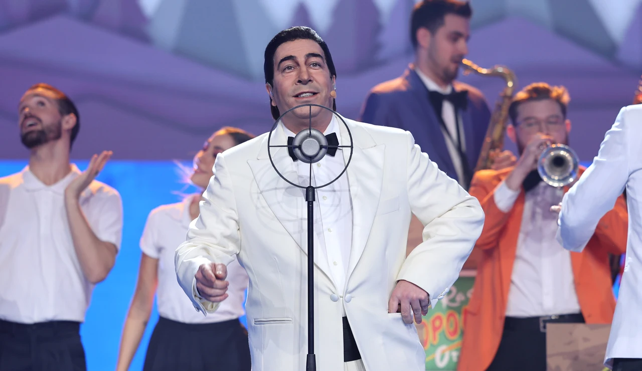 Agustín Jiménez se une a la Topolino Radio Orquesta con ‘La casita de papel’ 