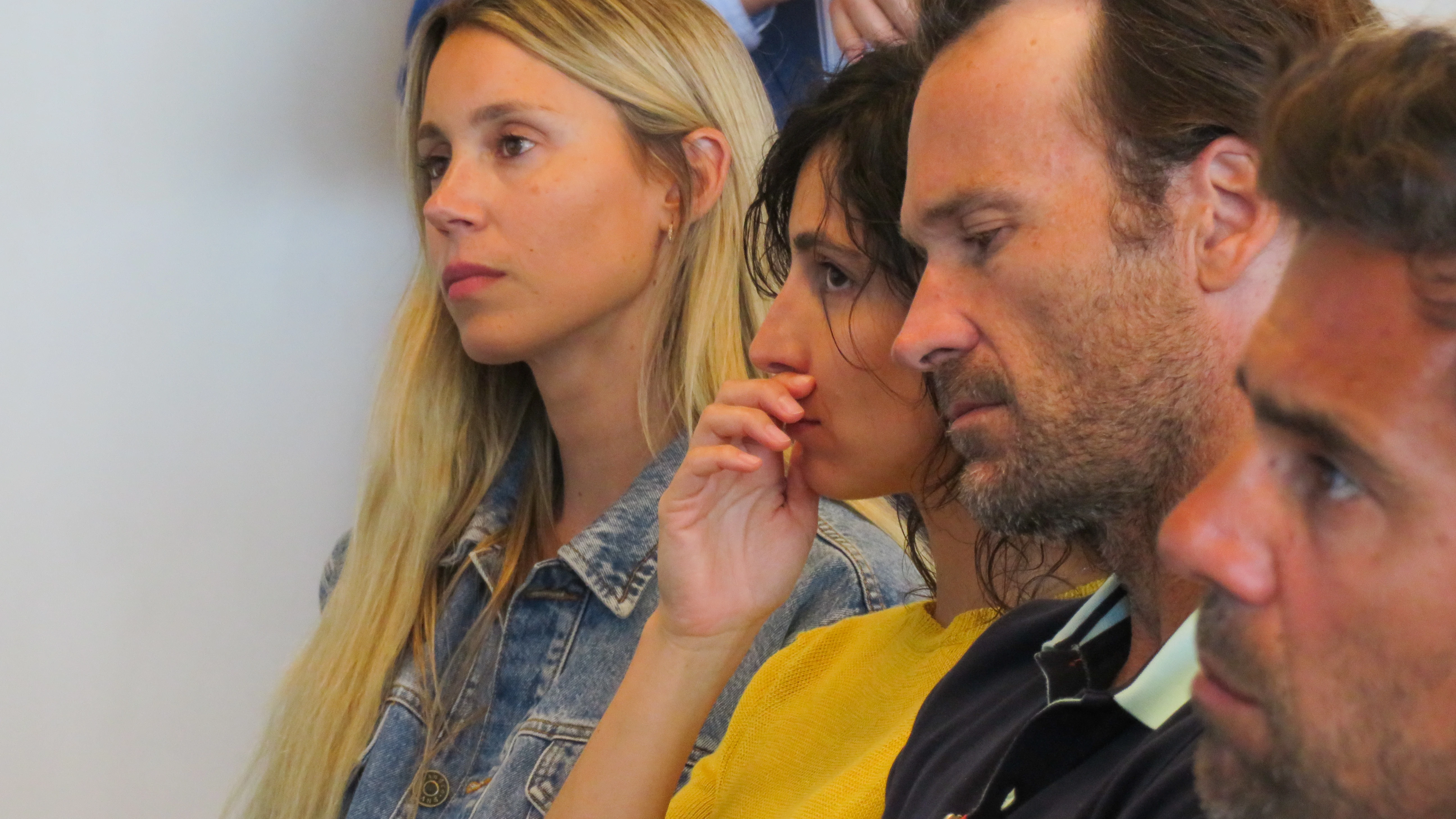 Maribel Nadal, Xisca Perell&oacute; y Carlos Moy&agrave; con rostros serios