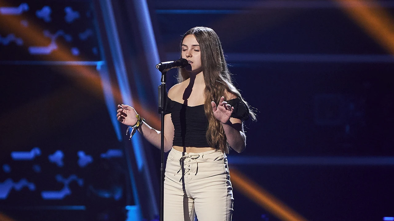 Natalia hace un bonita versi&oacute;n de &lsquo;So&ntilde;ar contigo&rsquo; en las Audiciones a ciegas