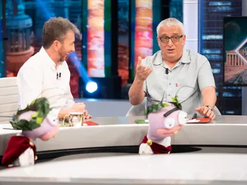 El sorprendente motivo por el que Leo Harlem defiende los cubiertos de madera: "Es imposible quemarse con ellos" El sorprendente motivo por el que Leo Harlem defiende los cubiertos de madera: "Es imposible quemarse con ellos"