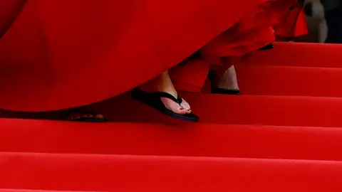 Las chanclas que Jennifer Lawrence llevó en la alfombra roja en Cannes 2023 Las chanclas que Jennifer Lawrence llevó en la alfombra roja en Cannes 2023