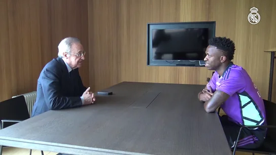 Florentino Pérez se reúne con Vinícius para darle "su apoyo y su cariño" Florentino Pérez se reúne con Vinícius para darle "su apoyo y su cariño"