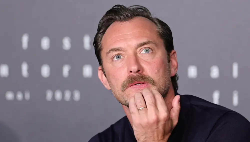 Jude Law presenta 'Firebrand' en el Festival de Cannes Jude Law presenta 'Firebrand' en el Festival de Cannes