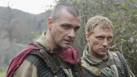 Ray Stevenson como Tito Pullo y Kevin McKidd como Lucio Voreno en la serie 'Roma' Ray Stevenson como Tito Pullo y Kevin McKidd como Lucio Voreno en la serie 'Roma'