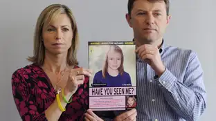 Kate y Gerry McCann, con un cartel de su hija Madeleine McCann, desparecida en 2007 Kate y Gerry McCann, con un cartel de su hija Madeleine McCann, desparecida en 2007