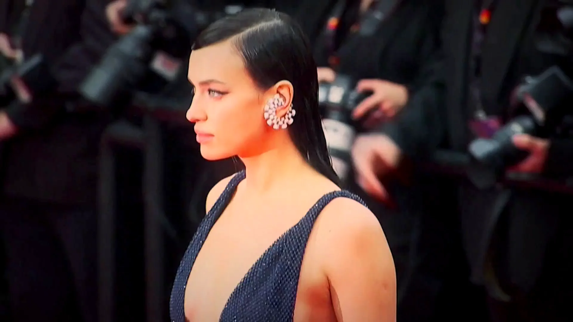 Irina Shayk y su desafiante estilismo en Cannes: bragas, sujetador y transparencias
