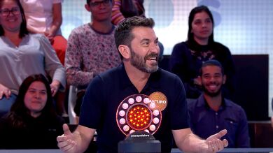 El patinazo de Arturo Valls como ‘investigador’: “Parece Miguel Bosé pero no” 