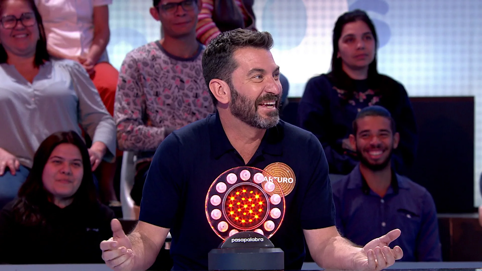 El patinazo de Arturo Valls como &lsquo;investigador&rsquo;: &ldquo;Parece Miguel Bos&eacute; pero no&rdquo; 