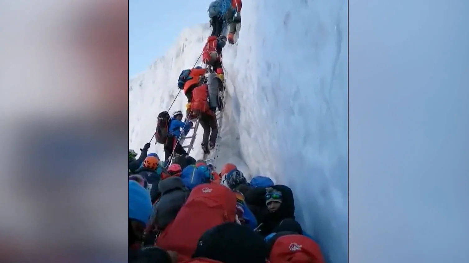 Imagen de la masificación en el Everest Imagen de la masificación en el Everest