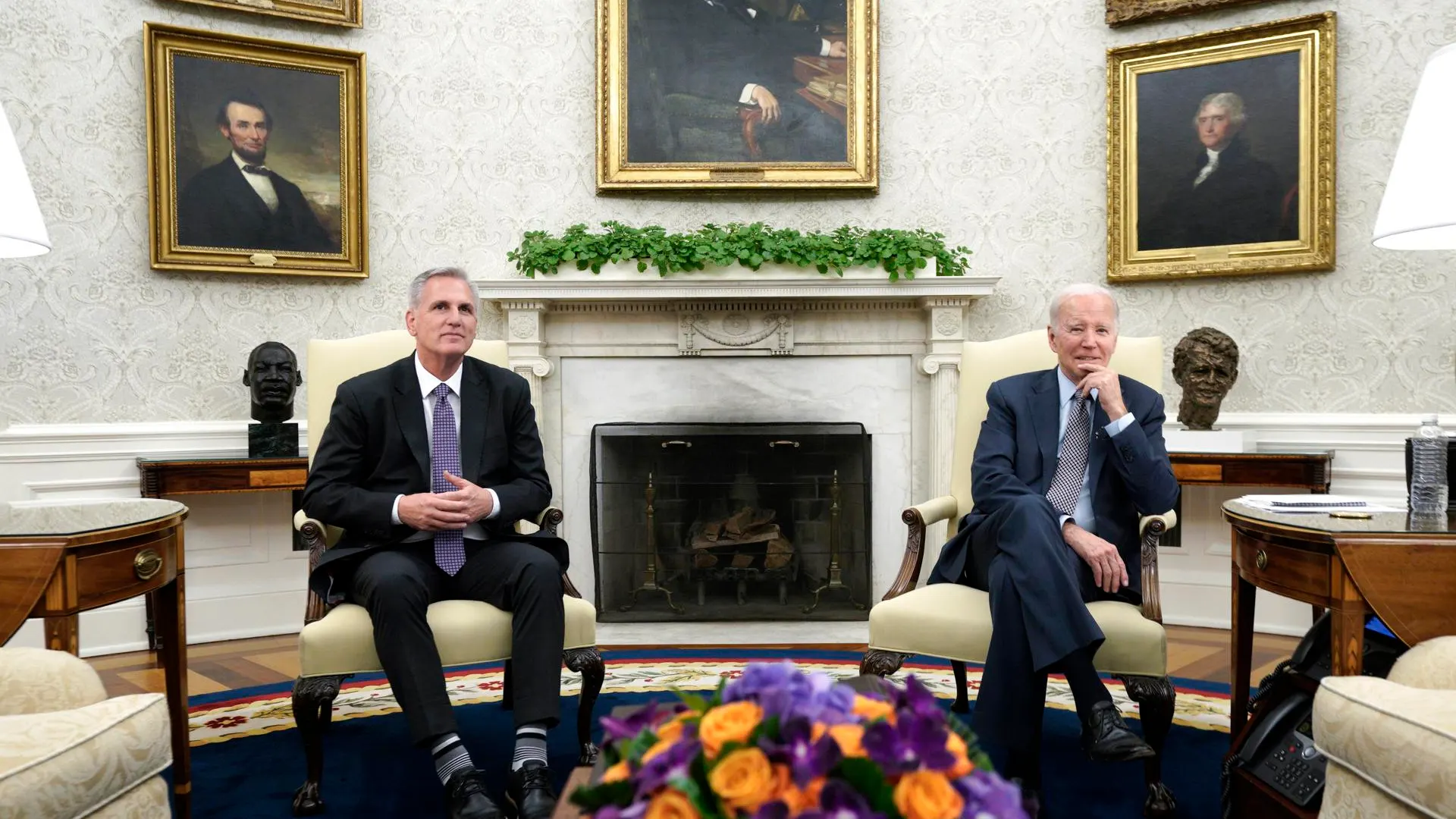 Joe Biden y Kevin McCarthy en la Casa Blanca