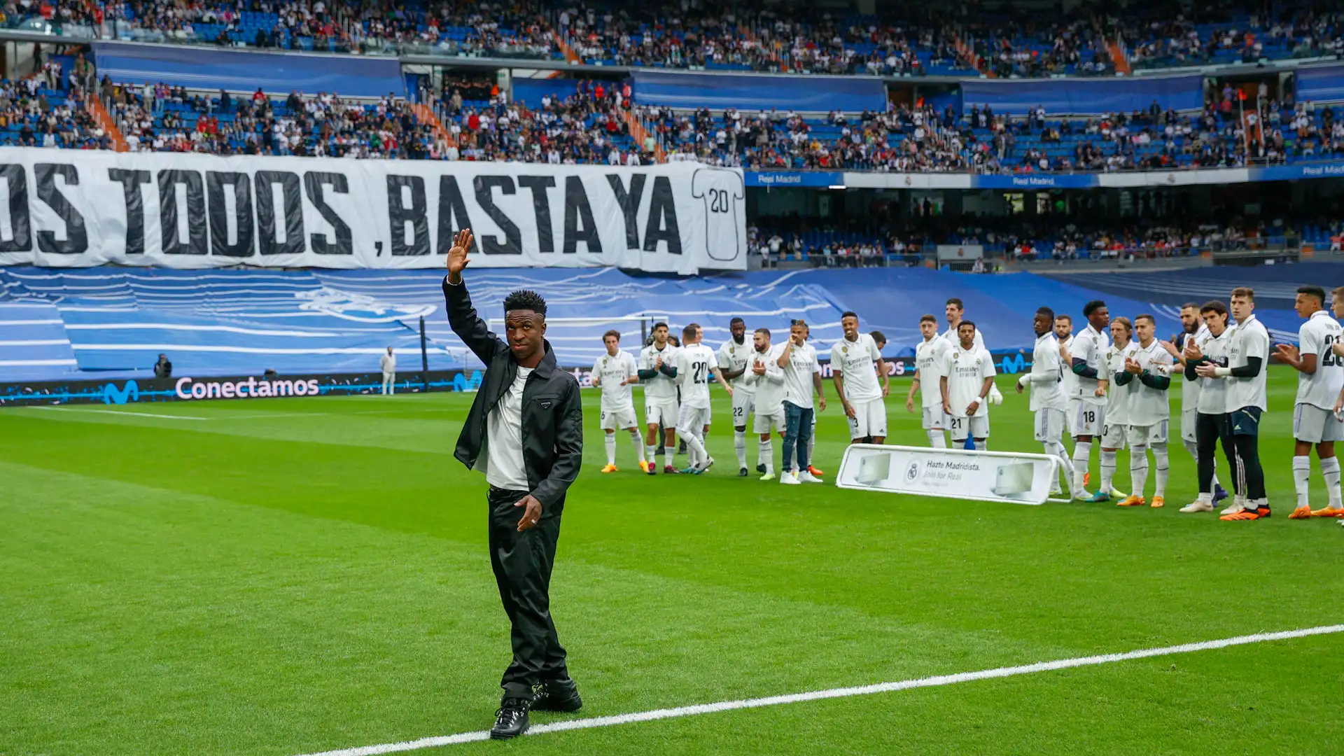 Vin&iacute;cius agradece el apoyo del Bernab&eacute;u