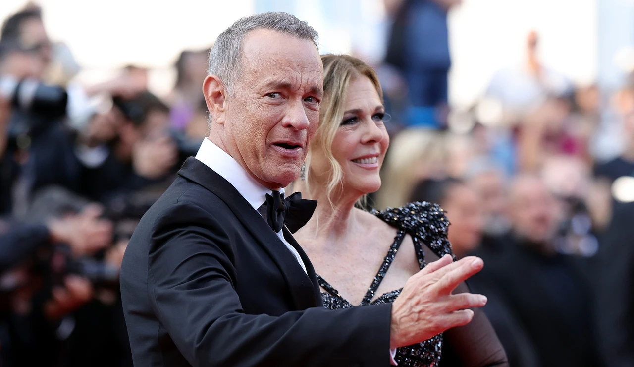Tom Hanks y Rita Wilson en la presentación de 'Asteroid City' en el Festival de Cannes