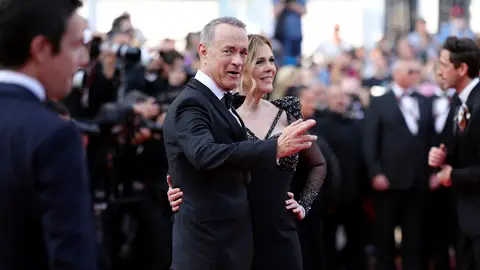 Tom Hanks y Rita Wilson en la presentación de la película de Wes Anderson, 'Asteroid City', en el Festival de Cannes Tom Hanks y Rita Wilson en la presentación de la película de Wes Anderson, 'Asteroid City', en el Festival de Cannes