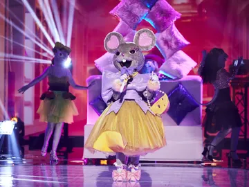 Ratita retoza sobre el escenario de ‘Mask Singer’ con ‘Strong Enough’ de Cher Ratita retoza sobre el escenario de ‘Mask Singer’ con ‘Strong Enough’ de Cher