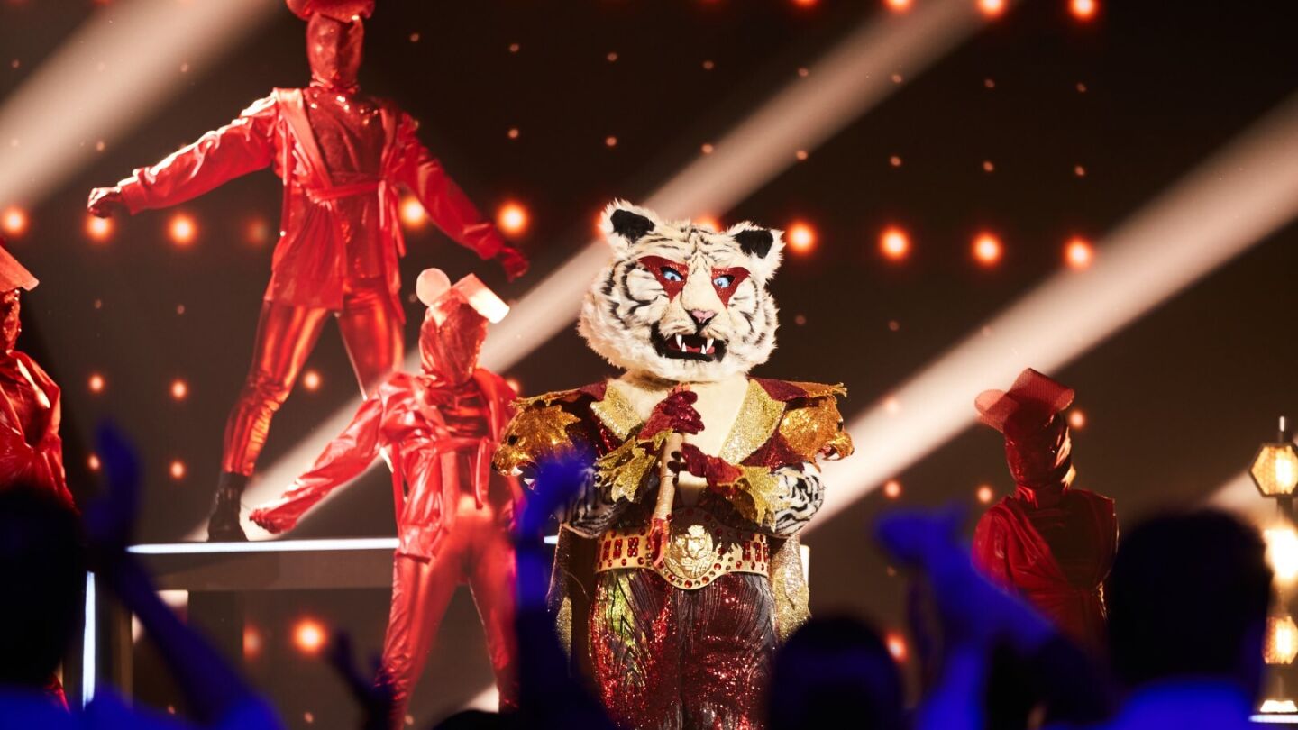 Tigre afila sus colmillos con ‘Nada de ti’ de Rauw Alejandro en ‘Mask Singer’ 