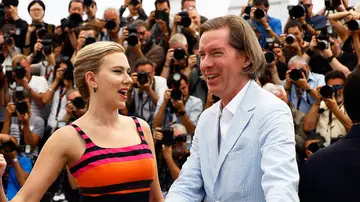 Scarlett Johansson y Wes Anderson en Cannes