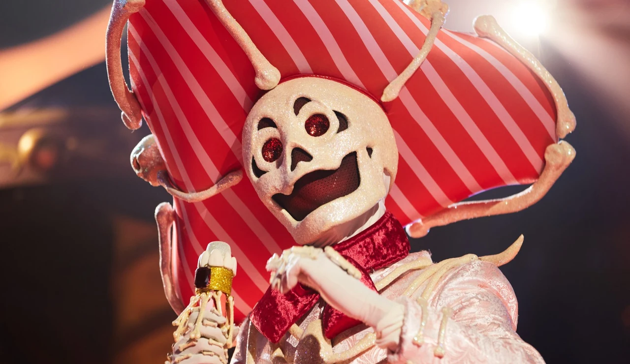Esqueleto se vuelve ‘Loco’ y se deja la piel en ‘Mask Singer’