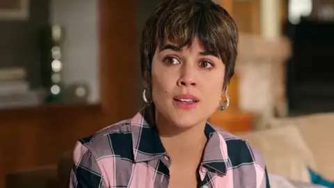 Manuela le cuenta la verdad a su familia sobre Paloma: “Me necesitaba” Manuela le cuenta la verdad a su familia sobre Paloma: “Me necesitaba”