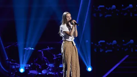 El sentimiento de Lucy cantando ‘Just give me a reason’ no conquista en las Audiciones a ciegas El sentimiento de Lucy cantando ‘Just give me a reason’ no conquista en las Audiciones a ciegas